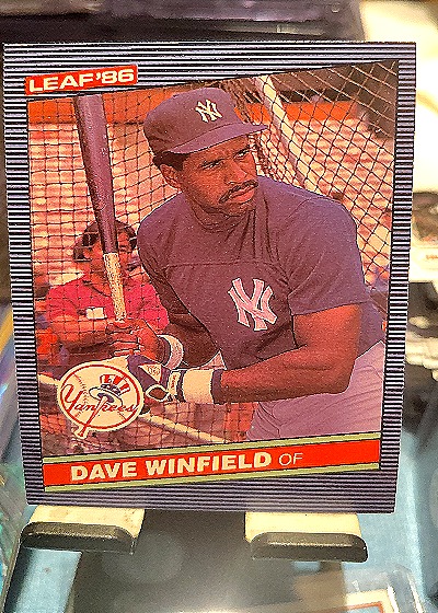 1986 Leaf #125 Dave Winfield — front