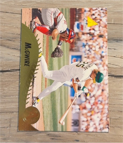 1995 Pinnacle #196 Mark McGwire — front