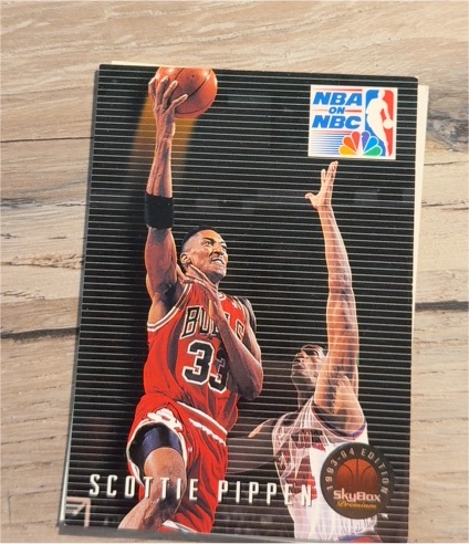 1993-94 Skybox Premium #16 Scottie Pippen — front