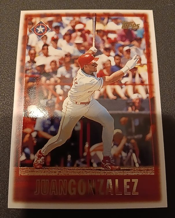 1997 Topps #124 Juan Gonzalez — front