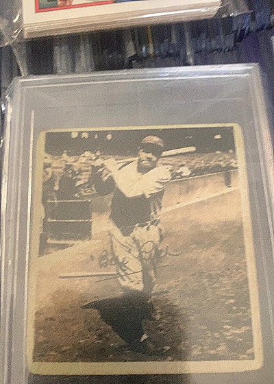 1940 Play Ball #4 Johnny Mize — front