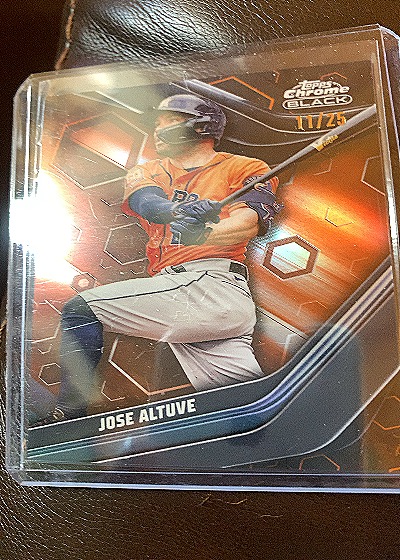 2023 Topps Chrome Black #9 Jose Altuve — front