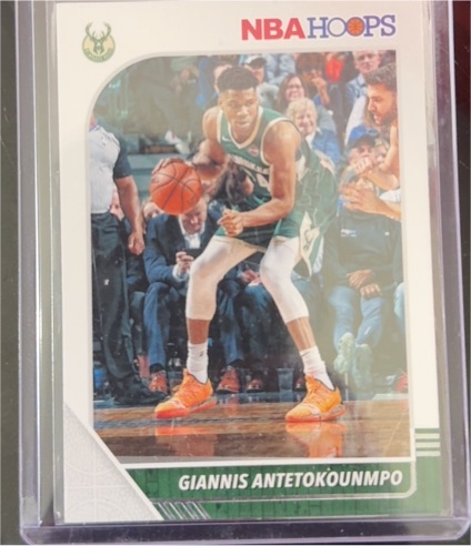 2019-20 Panini NBA Hoops #102 Giannis Antetokounmpo — front