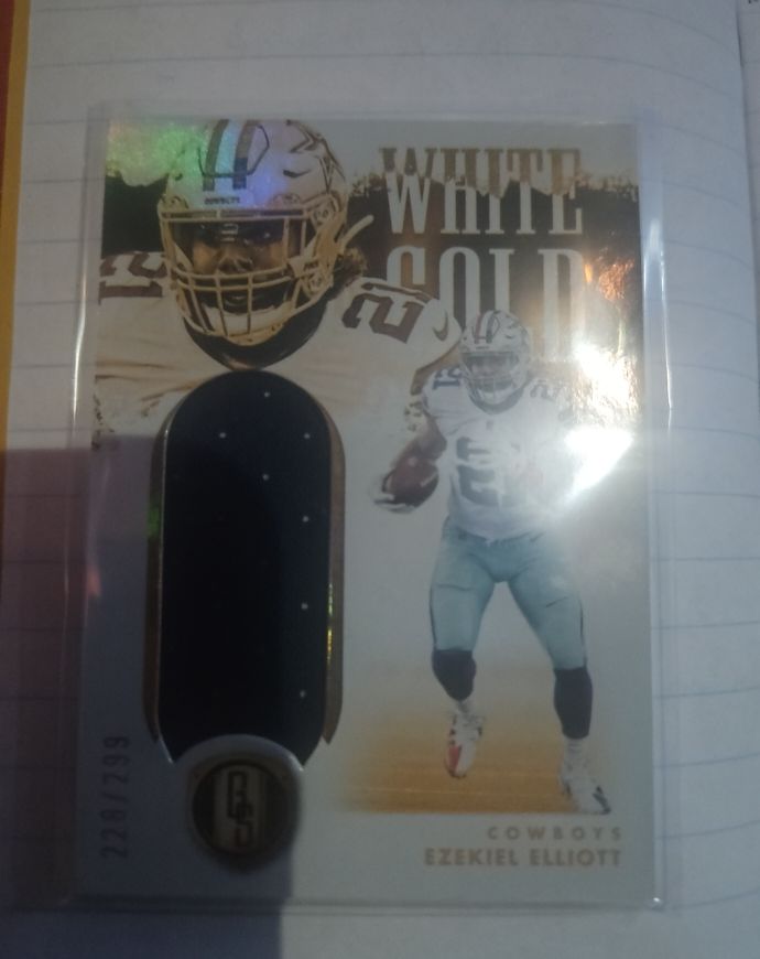 2022 Panini Gold Standard #112 Ezekiel Elliott White Gold — front