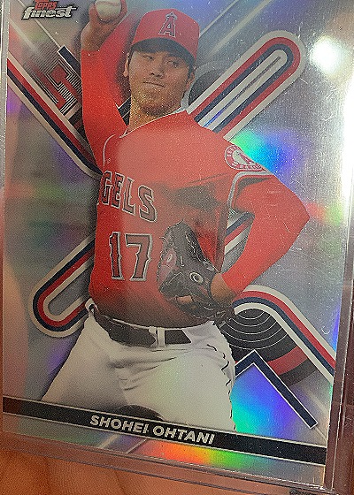 2022 Topps Finest #28 Shohei Ohtani — front