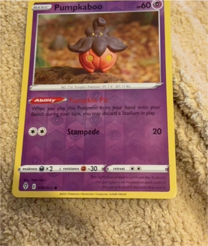 2021 Pokémon Evolving Skies #076 Pumpkaboo — front