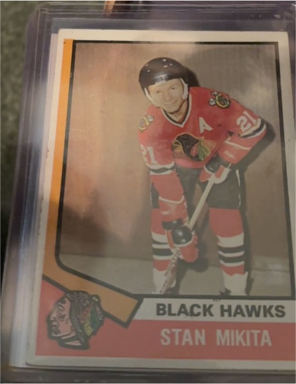 1974-75 O-Pee-Chee #20 Stan Mikita Chicago Blackhawks — front