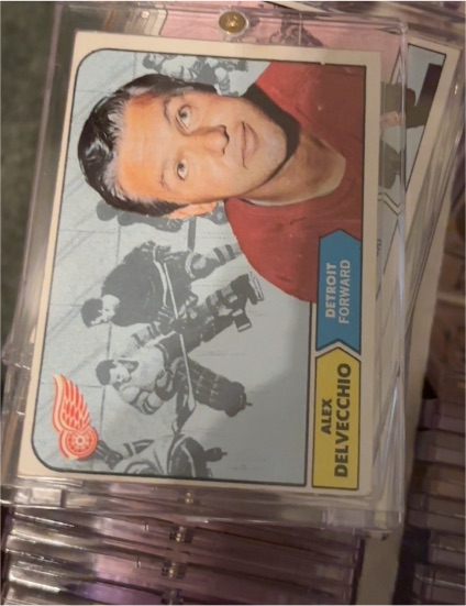 1968 Topps #28 Alex Delvecchio — front