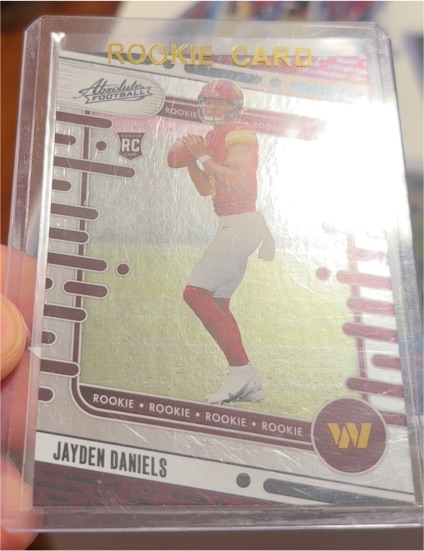 2024 Panini Absolute #102 Jayden Daniels — front