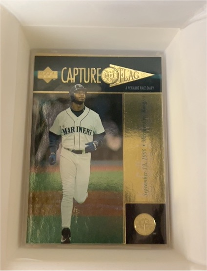1997 Upper Deck Capture The Flag #385 Ken Griffey Jr — front