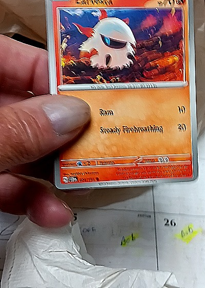 2013 Pokémon Black & White #81 Larvesta — front