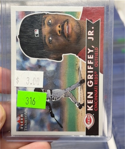2001 Fleer Tradition #140 Ken Griffey Jr. Cincinnati Reds — front