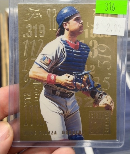 1995 Flair Hot Numbers #7 Mike Piazza — front
