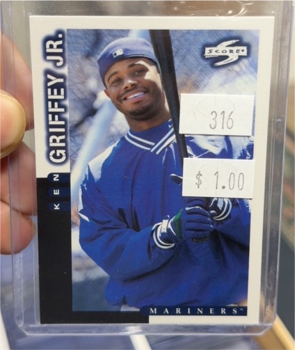 1998 Score #34 Ken Griffey Jr. — front