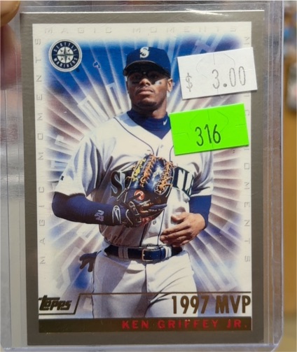 2000 Topps #475 Ken Griffey Jr. 1997 MVP — front