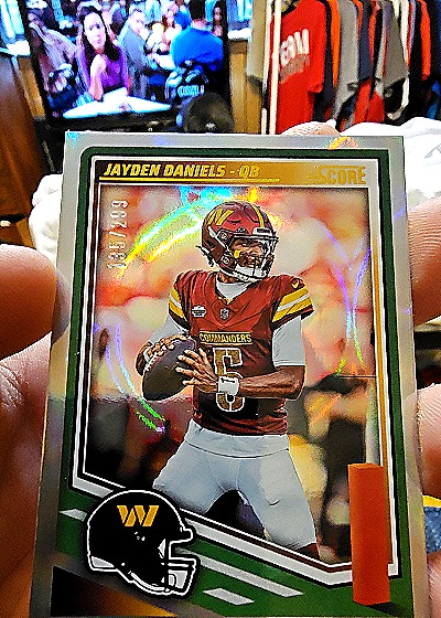 2025 Panini Score #195 Jayden Daniels — front