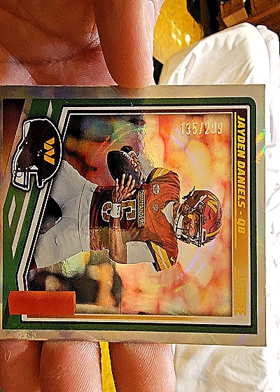2025 Panini Score #135 Jayden Daniels — front