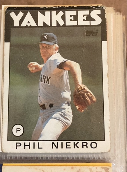 1986 Topps #790 Phil Niekro — front