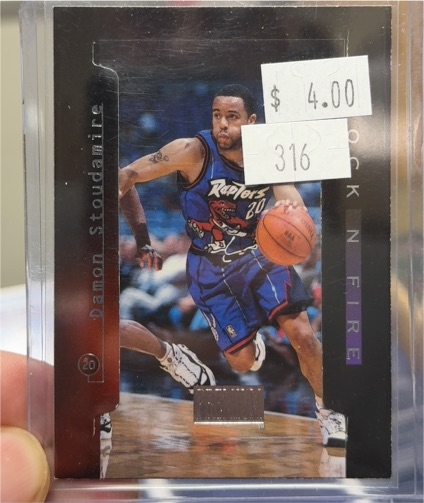 1997-98 SkyBox Premium Rock n Fire #9RF Damon Stoudamire — front