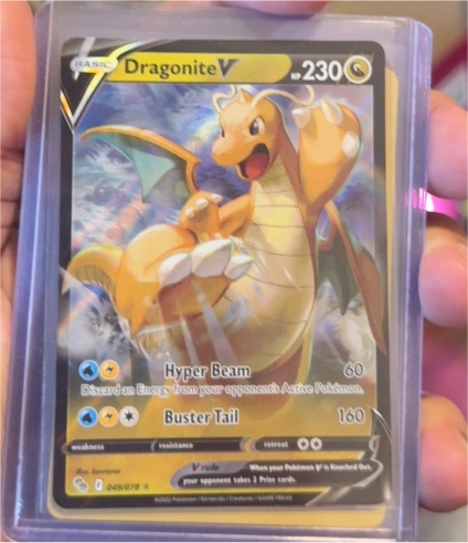 2022 Pokémon TCG Dragonite V #049 — front