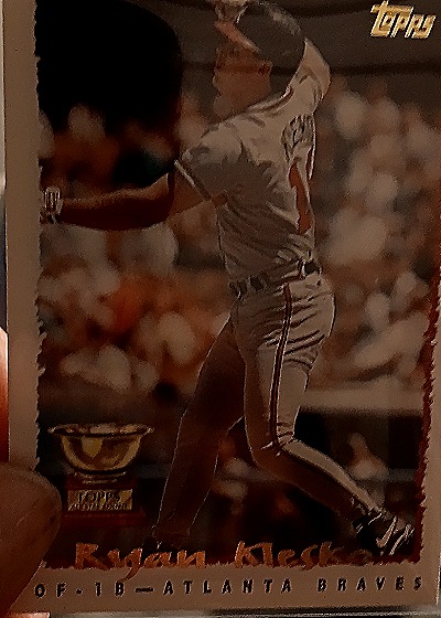 1995 Topps #324 Ryan Klesko — front