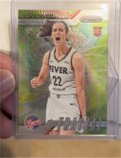 2024 Panini Prizm WNBA #1 Caitlin Clark Fractal Rookie Card — front
