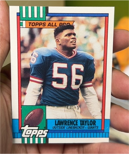 1990 Topps #52 Lawrence Taylor — front