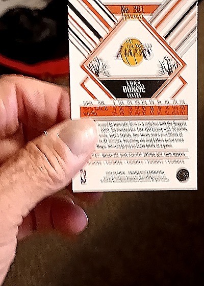 2023 Panini Prizm NBA Hoops #11 Luka Dončić — back