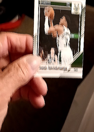 2019 Panini Prizm #111 Giannis Antetokounmpo — front