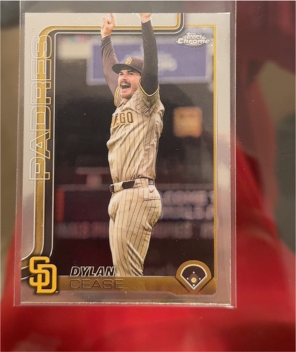 2025 Topps Chrome #212 Dylan Cease — front