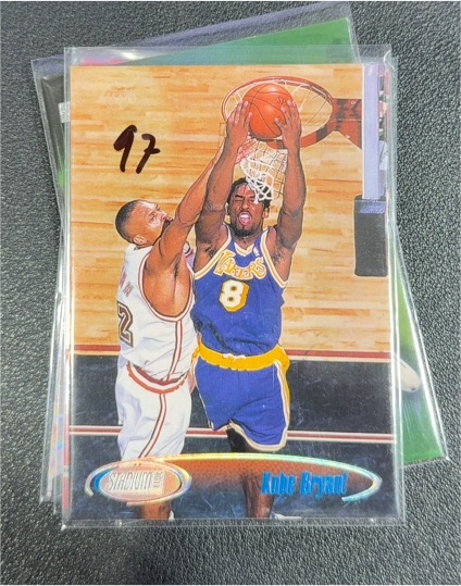 1998-99 Topps Stadium Club #170 Kobe Bryant — front