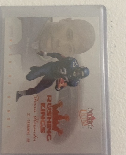 2004 Fleer Ultra Rushing Kings #6RU Shaun Alexander — front