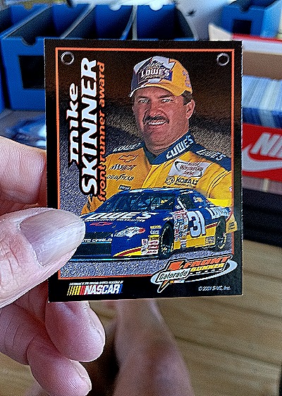 2001 Press Pass Gatorade Front Runner Award #8 Mike Skinner — front