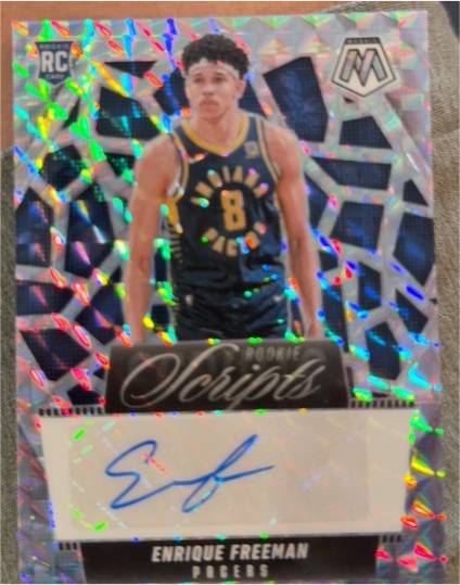 2024-25 Panini Mosaic #RS-FRE Enrique Freeman Mosaic Scripts Rookie Auto — front