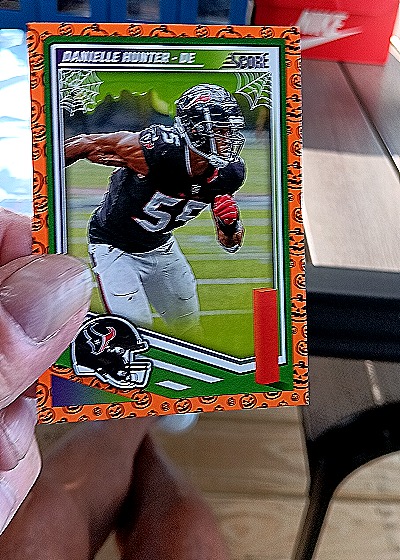 2024 Panini Score #42 Danielle Hunter — front
