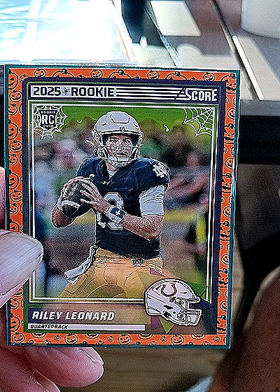 2025 Panini Score A Treat #9 Riley Leonard — front