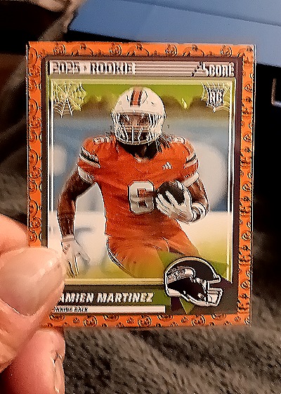 2025 Panini Score #46 Damien Martinez — front