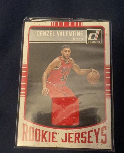 2016-17 Panini Donruss Rookie Jerseys #43 Denzel Valentine — front