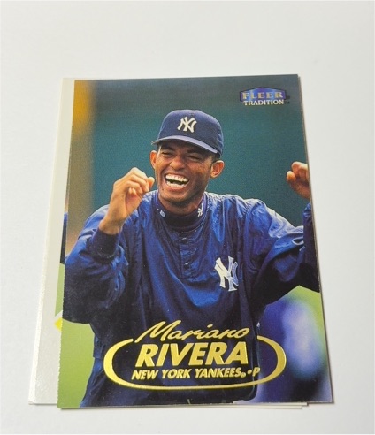 1998 Fleer Tradition #205 Mariano Rivera — front