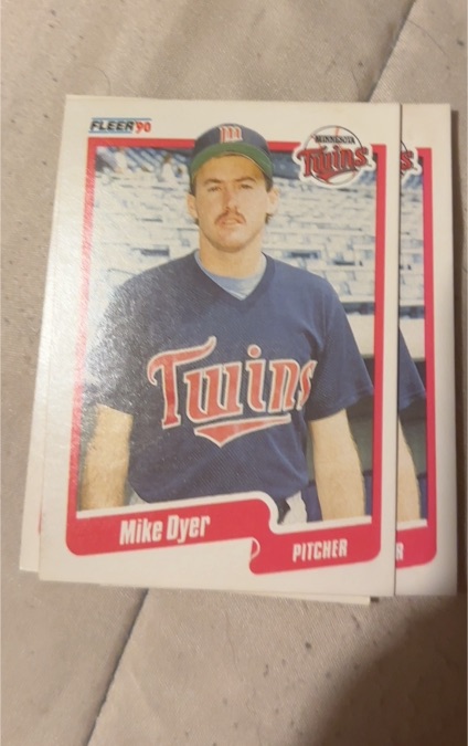 1990 Fleer #372 Mike Dyer — front