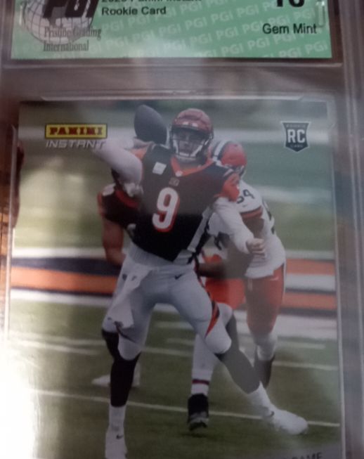 2020 Panini Instant #24 Joe Burrow — front