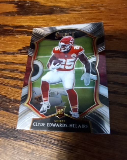 2020 Panini Select #54 Clyde Edwards-Helaire — front