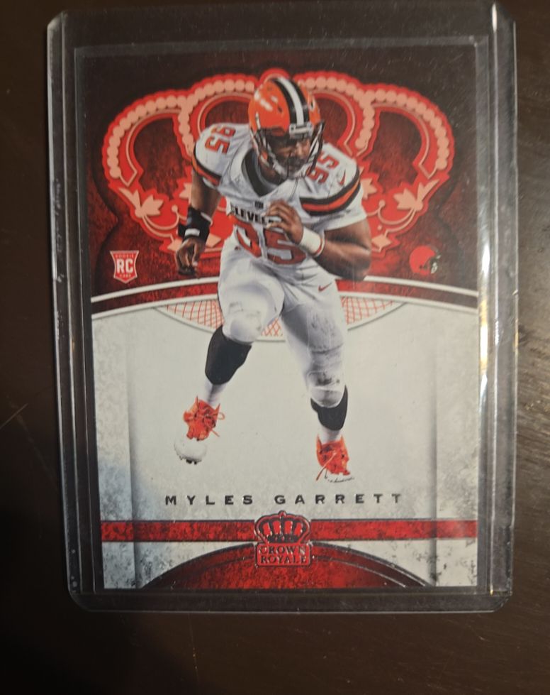 2017 Panini Crown Royale #81 Myles Garrett Rookie — front