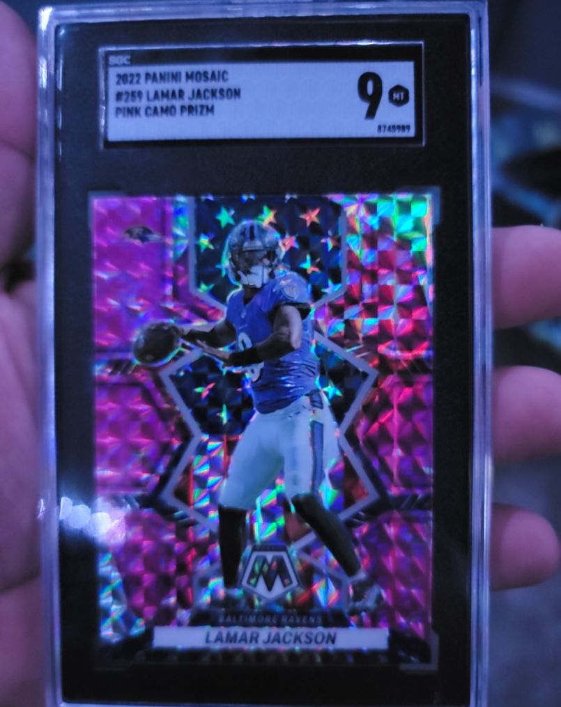 2022 Panini Mosaic #259 Lamar Jackson Pink Camo Prizm — front