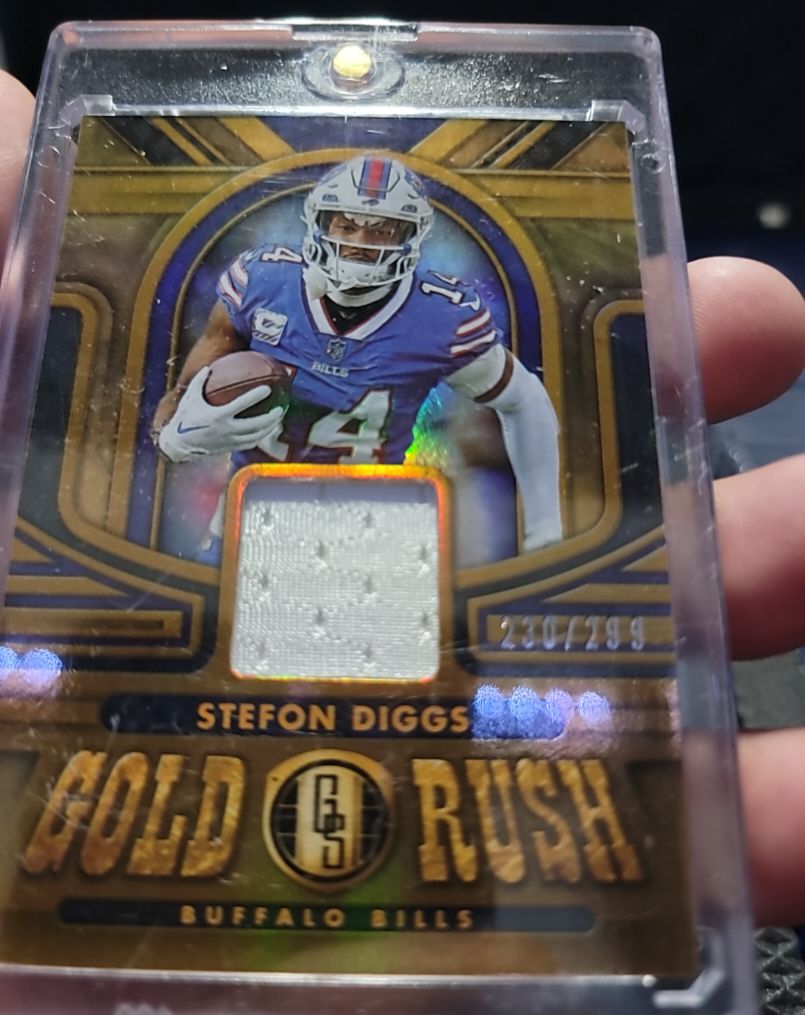 2023 Panini Gold Standard Gold Rush #GR-SD Stefon Diggs — front