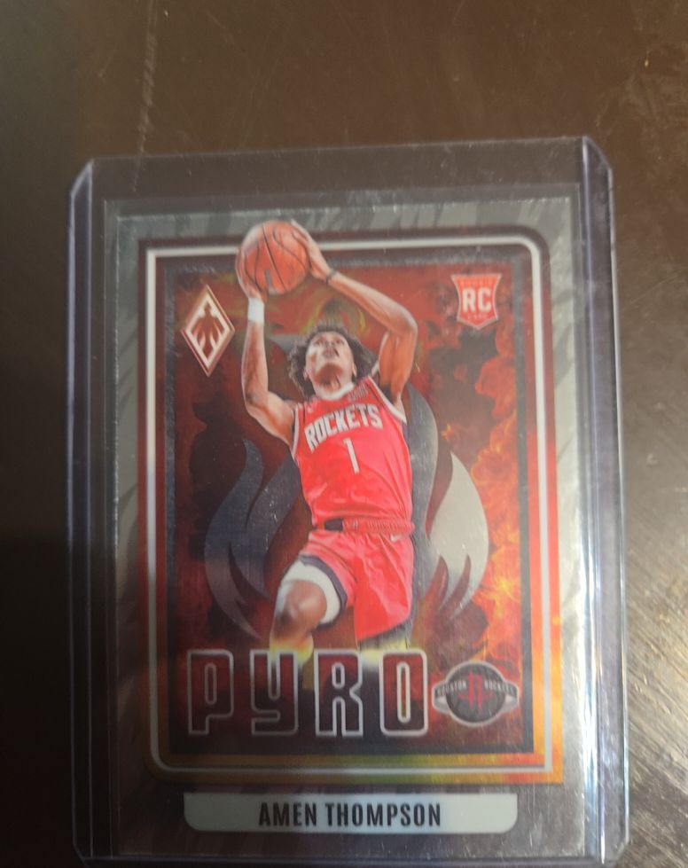 2023-24 Panini Phoenix Pyro #21 Amen Thompson — front