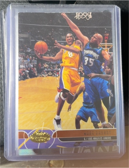 2001-02 Topps Stadium Club #10 Kobe Bryant — front