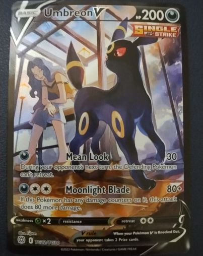 2022 Pokémon TCG Brilliant Stars Trainer Gallery #TG22/TG30 Umbreon V — front