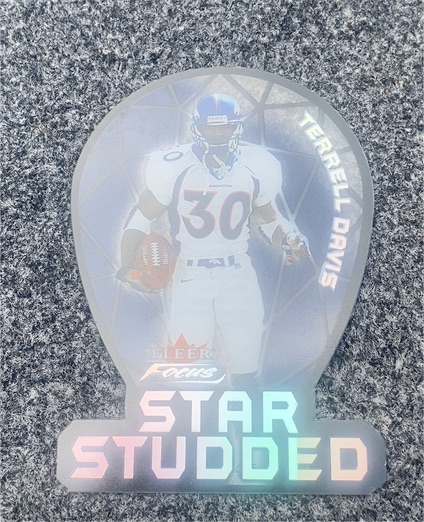 2000 Fleer Focus #12SS Terrell Davis Star Studded — front
