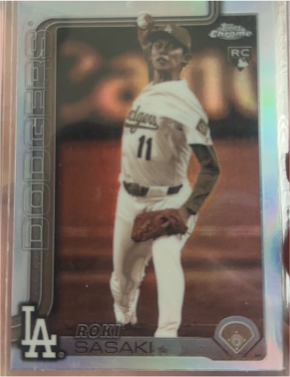 2025 Topps Chrome #217 Roki Sasaki — front